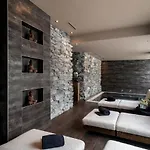 Unique Post Hotel 4*