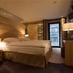 Unique Post Hotel