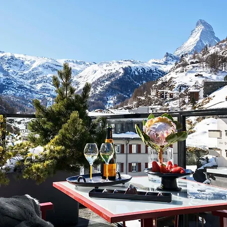 Unique Post Hotel 4*