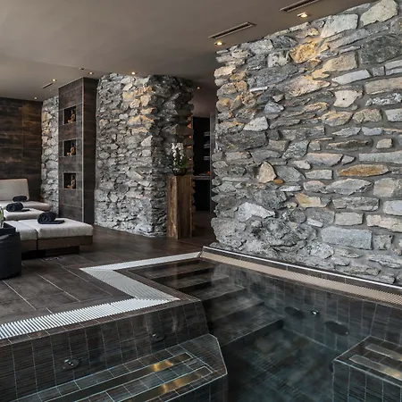 Unique Post Hotel 4*